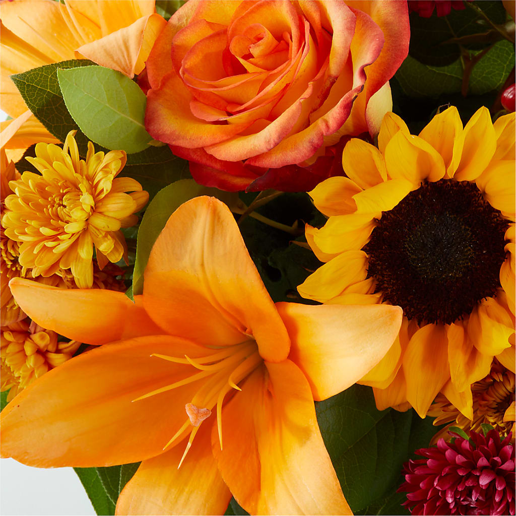 Grateful Centerpiece –  Blossoms In Studio Of Flowers, Forest MS