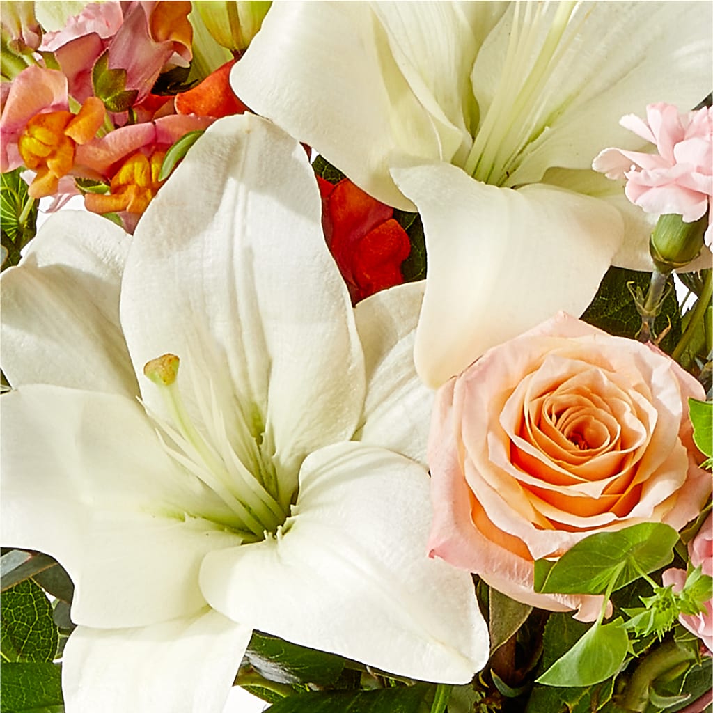 Grapefruit Splash Bouquet –  Blossoms In Studio Of Flowers, Forest MS